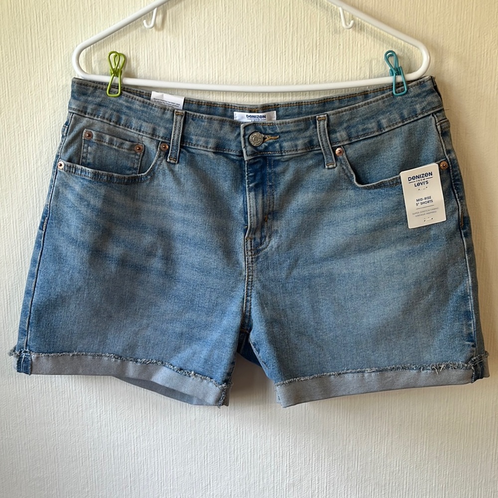 Women’s Levi shorts.